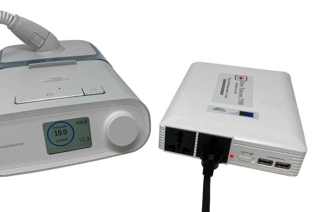 Zopec Explore 5500, medical equipment with digital display and connected devices for oxygen therapy.